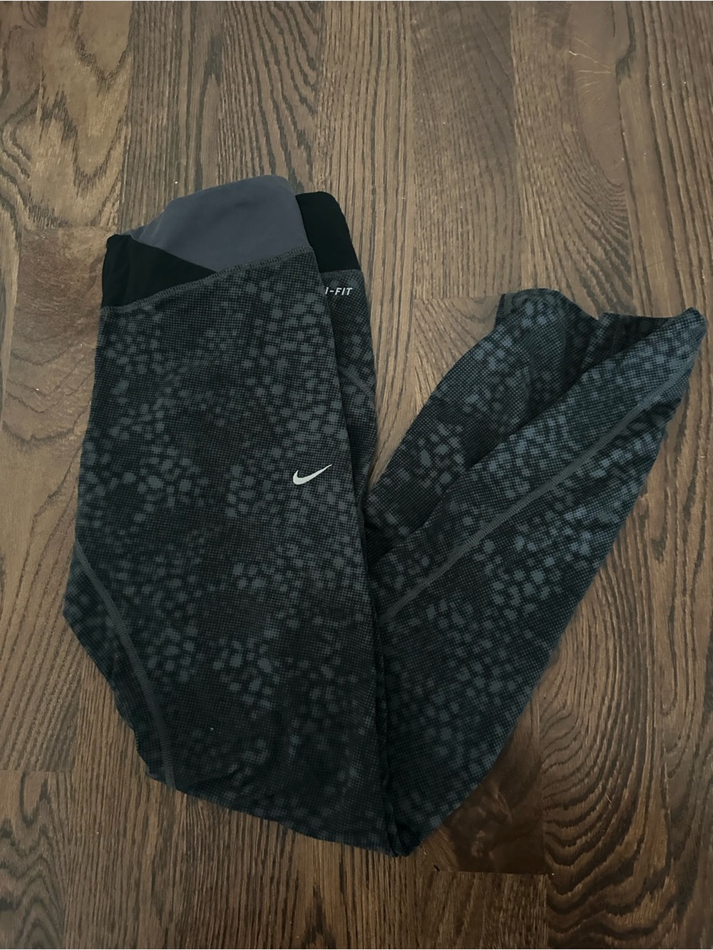 Nike Black and Gray Dri-FIT Patterned Women's Leggings